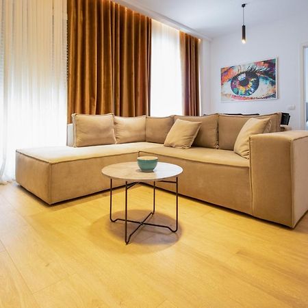 티라나 Luxury Rooftop 23 B&B 외부 사진
