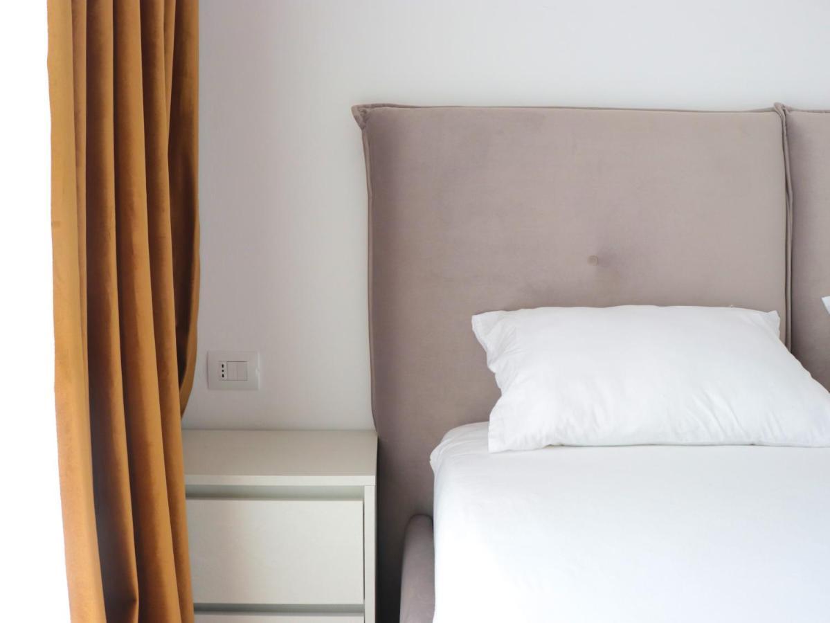 티라나 Luxury Rooftop 23 B&B 외부 사진