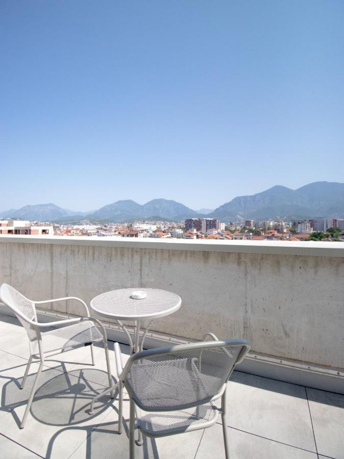 티라나 Luxury Rooftop 23 B&B 외부 사진