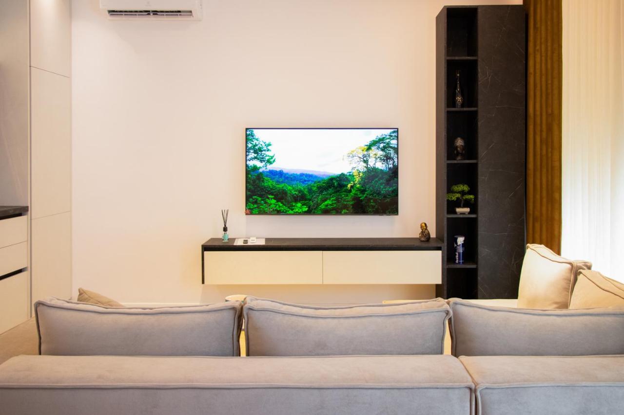 티라나 Luxury Rooftop 23 B&B 외부 사진