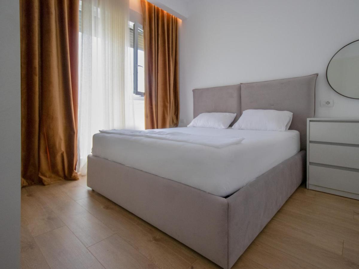티라나 Luxury Rooftop 23 B&B 외부 사진