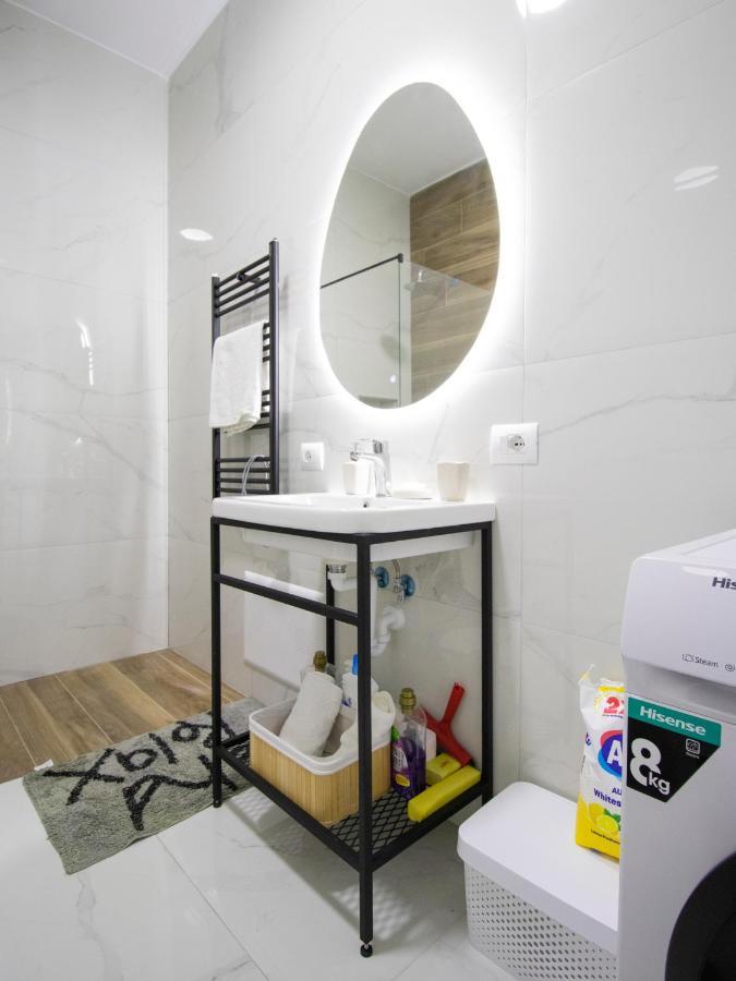 티라나 Luxury Rooftop 23 B&B 외부 사진