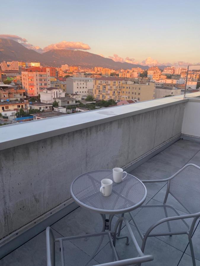티라나 Luxury Rooftop 23 B&B 외부 사진